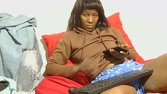 sluttylaura21 online show from 11.22.25