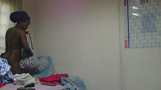 sluttylaura21 online show from 04.04.26