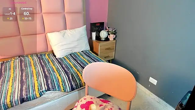 samanthaanderson  online show from 01.22.25