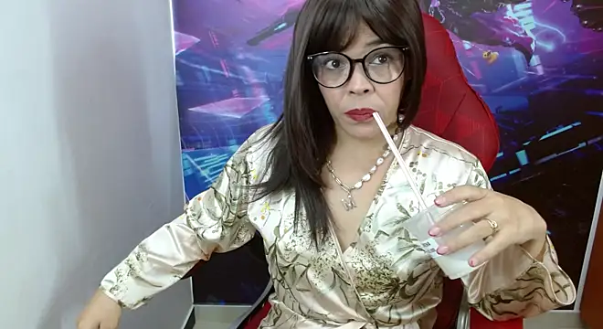 Abril Beltran  online show from 02.09.25