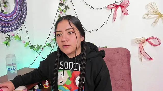 Snapshot of Hanna_moore1 chatting on 12.02.24 Hanna moore1 online show from 12.02.24