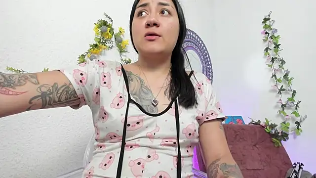 Snapshot of Hanna_moore1 chatting on 02.05.25 Hanna moore1 online show from 02.05.25