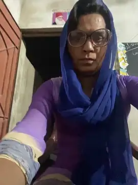 Snapshot of Apple00001@xh chatting on 11.23.25 Apple00001xh online show from 11.23.25