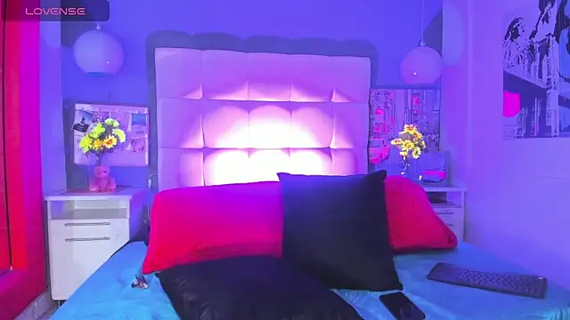 Snapshot of cinthya_walker1 chatting on 02.11.26 cinthya walker1 online show from 02.11.26