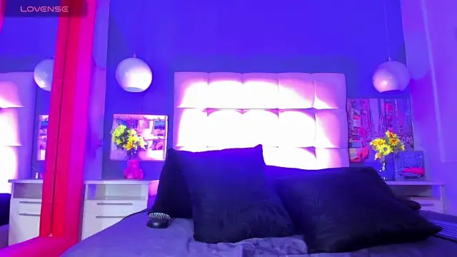 Snapshot of cinthya_walker1 chatting on 02.20.26 cinthya walker1 online show from 02.20.26