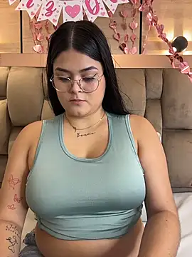 Snapshot of im_mou_ chatting on 02.16.26 im mou online show from 02.16.26