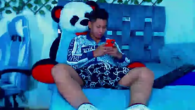 Snapshot of Hakim_prettynigg chatting on 04.05.26 Hakim prettynigg online show from 04.05.26