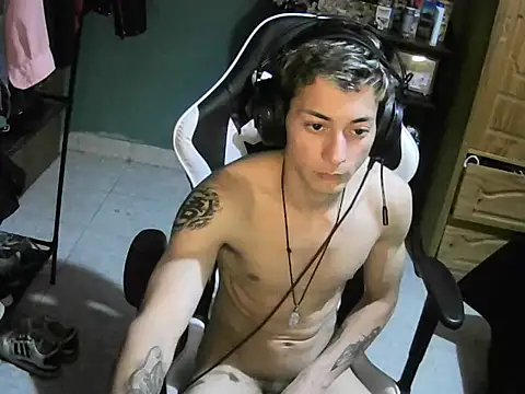 Snapshot of Jughead_16 chatting on 10.16.25 Jughead 16 online show from 10.16.25