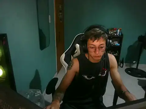 Snapshot of Jughead_16 chatting on 11.17.25 Jughead 16 online show from 11.17.25