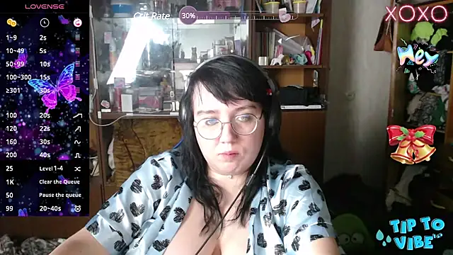 Snapshot of LeonaHarrison chatting on 12.13.24 LeonaHarrison online show from 12.13.24