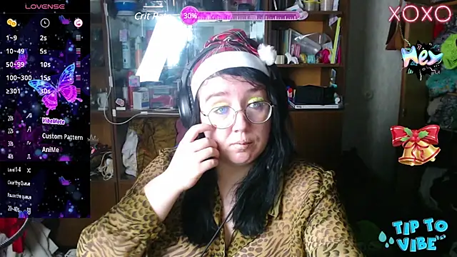 Snapshot of LeonaHarrison chatting on 12.22.24 LeonaHarrison online show from 12.22.24