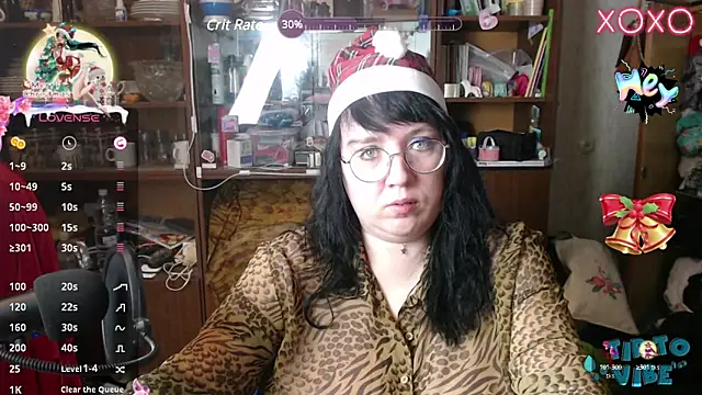 Snapshot of LeonaHarrison chatting on 12.25.24 LeonaHarrison online show from 12.25.24