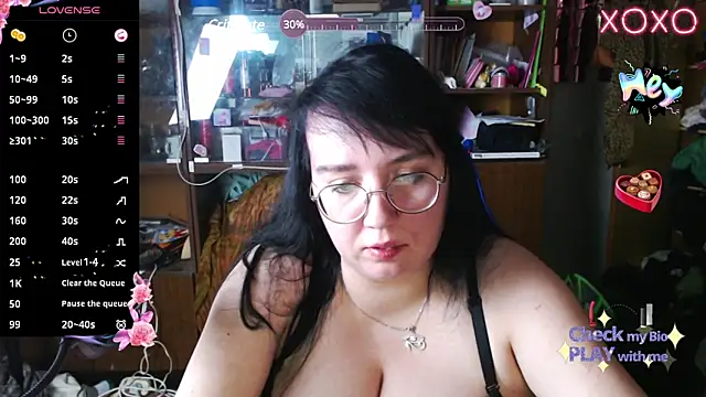 Snapshot of LeonaHarrison chatting on 03.10.25 LeonaHarrison online show from 03.10.25