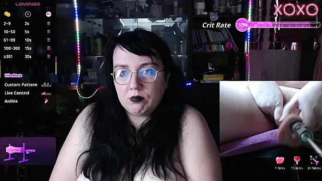 Snapshot of LeonaHarrison chatting on 10.17.25 LeonaHarrison online show from 10.17.25