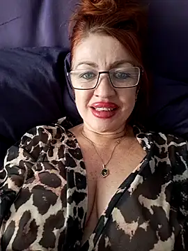 KiraXTender online show from 11.15.25