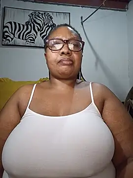 Snapshot of YELLOW_BONE chatting on 06.02.26 YELLOW BONE online show from 06.02.26
