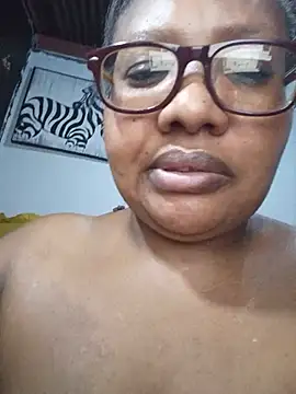 Snapshot of YELLOW_BONE chatting on 06.10.26 YELLOW BONE online show from 06.10.26