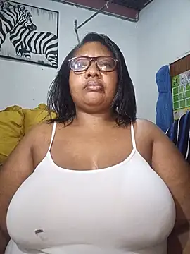 Snapshot of YELLOW_BONE chatting on 06.14.26 YELLOW BONE online show from 06.14.26