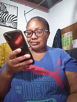 Snapshot of YELLOW_BONE chatting on 07.03.26 YELLOW BONE online show from 07.03.26