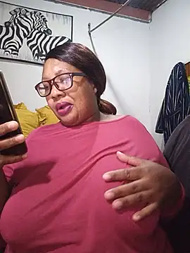 Snapshot of YELLOW_BONE chatting on 07.05.26 YELLOW BONE online show from 07.05.26