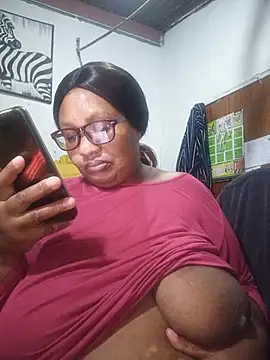Snapshot of YELLOW_BONE chatting on 07.06.26 YELLOW BONE online show from 07.06.26
