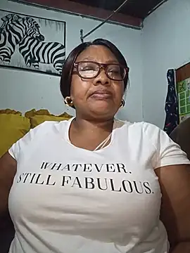 Snapshot of YELLOW_BONE chatting on 07.16.26 YELLOW BONE online show from 07.16.26