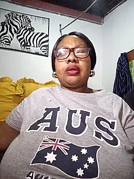 Snapshot of YELLOW_BONE chatting on 07.26.26 YELLOW BONE online show from 07.26.26