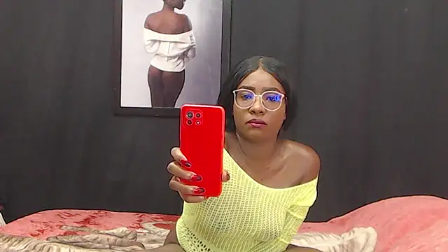 lia thomsonn online show from 10.21.25