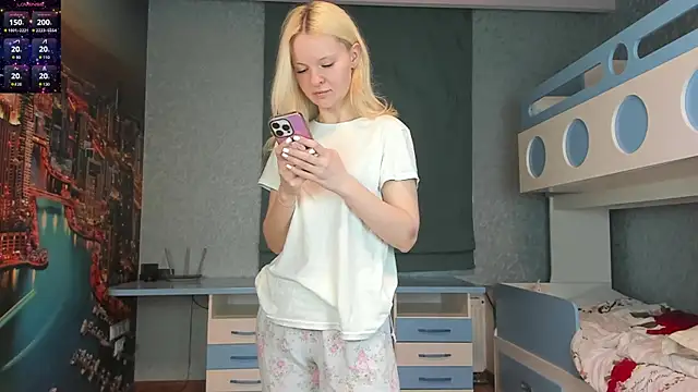 Snapshot of Masha_2002 chatting on 05.06.26 Masha 2002 online show from 05.06.26