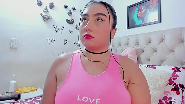 Snapshot of NayaWayne chatting on 07.16.26 NayaWayne online show from 07.16.26