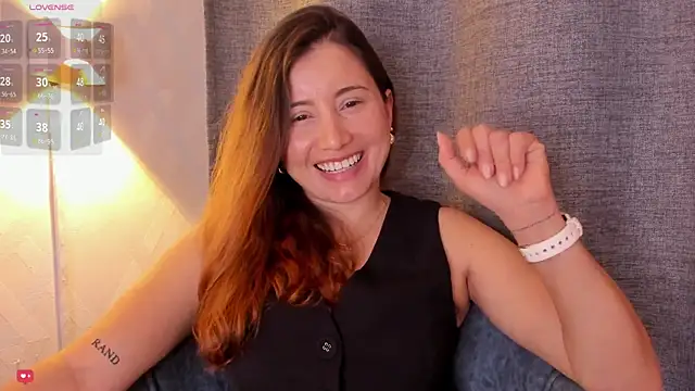 Snapshot of Angela_smile chatting on 12.18.24 Angela smile online show from 12.18.24