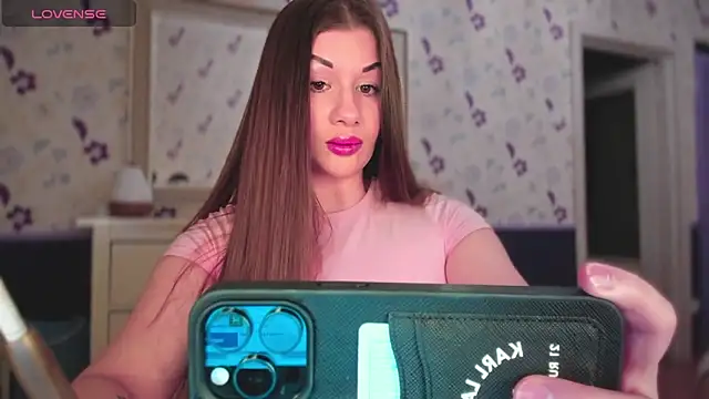 JuicyHelenX online show from 10.06.25