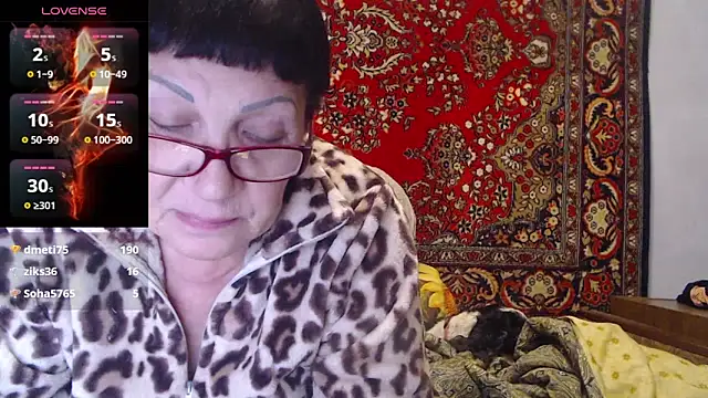 Snapshot of Sandra_Carina chatting on 10.24.25 Sandra Carina online show from 10.24.25