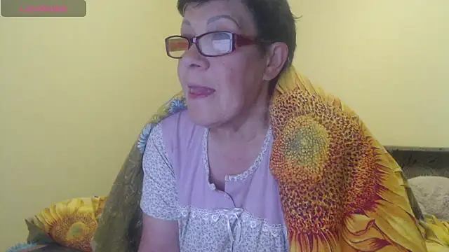 Snapshot of Sandra_Carina chatting on 05.04.26 Sandra Carina online show from 05.04.26