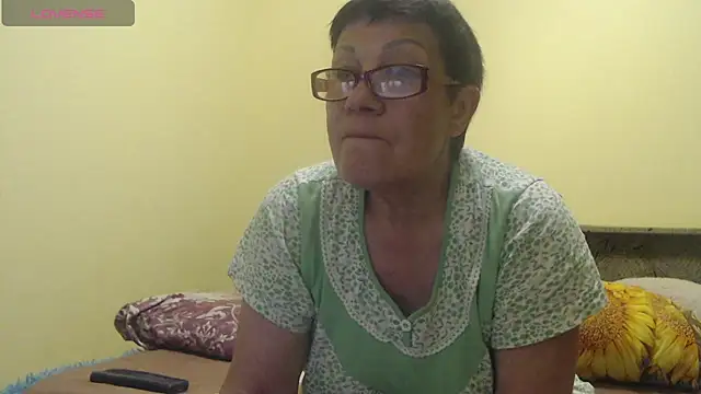 Snapshot of Sandra_Carina chatting on 05.06.26 Sandra Carina online show from 05.06.26