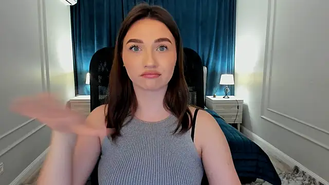 GracefulLook online show from 02.15.25