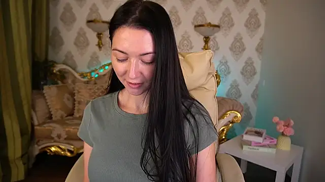 Snapshot of EmilyHalls chatting on 01.18.25 EmilyHalls online show from 01.18.25