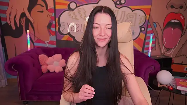 Snapshot of EmilyHalls chatting on 02.11.25 EmilyHalls online show from 02.11.25