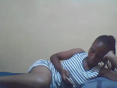 Snapshot of Smillie_prety chatting on 02.15.26 Smillie prety online show from 02.15.26