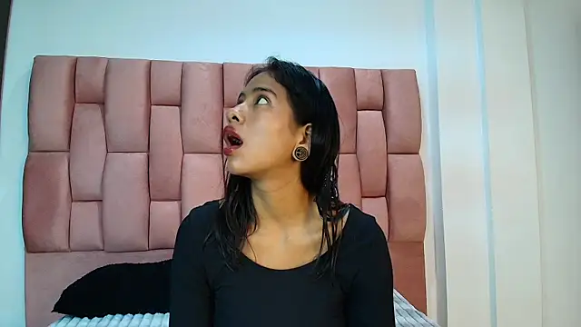 JuliKim  online show from 02.18.26