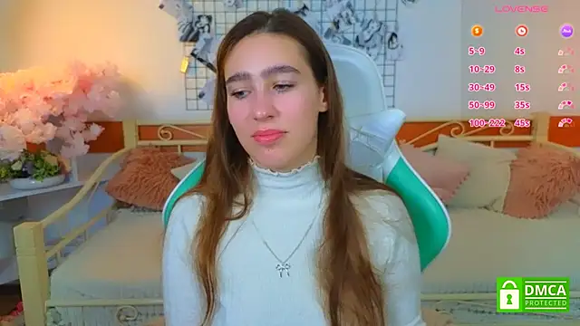 Snapshot of _Eliizabeth_ chatting on 04.05.26 Eliizabeth online show from 04.05.26