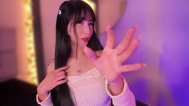 emma woods  online show from 12.10.24