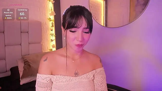 emma woods  online show from 12.10.24