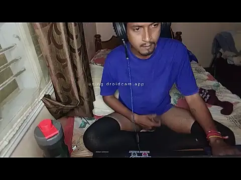 Snapshot of Sexypavi09 chatting on 10.23.25 Sexypavi09 online show from 10.23.25