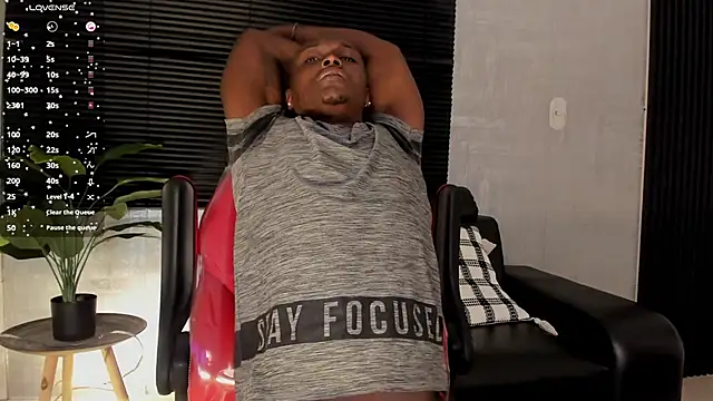 Snapshot of DannSmmith chatting on 02.19.26 DannSmmith online show from 02.19.26