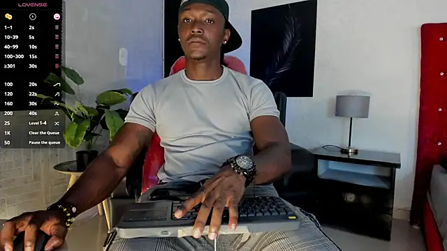 Snapshot of DannSmmith chatting on 02.21.26 DannSmmith online show from 02.21.26