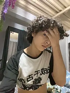 Snapshot of Cherry_boy_18 chatting on 02.13.25 Cherry boy 18 online show from 02.13.25