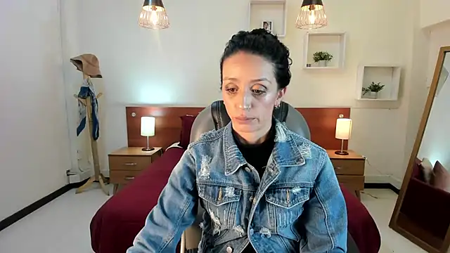 Kristen Garner online show from 02.10.25