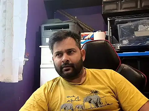 Snapshot of Sakhtlaundaz chatting on 10.12.25 Sakhtlaundaz online show from 10.12.25