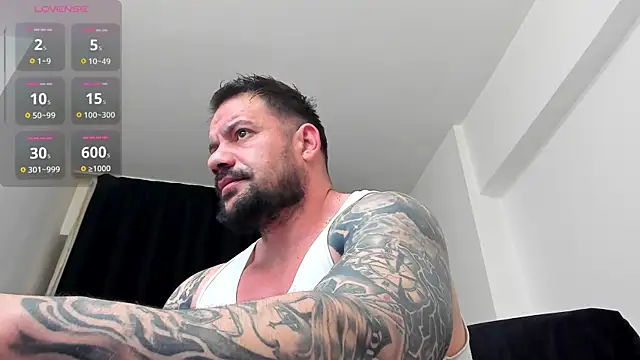 Snapshot of musclemonster31 chatting on 05.02.26 musclemonster31 online show from 05.02.26